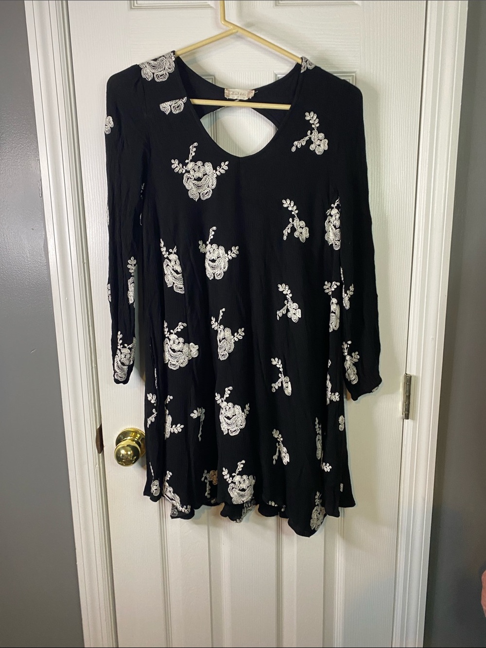 Altar'd State Black Long-Sleeve Floral Swing Dress Size Small.